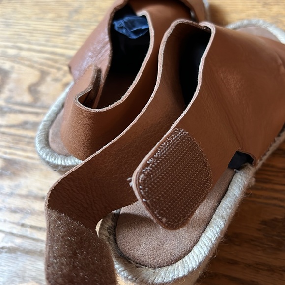 Maypol made in Spain leather and jute  wedges size 38 or 7 1/2  velcro closing - Picture 3 of 9